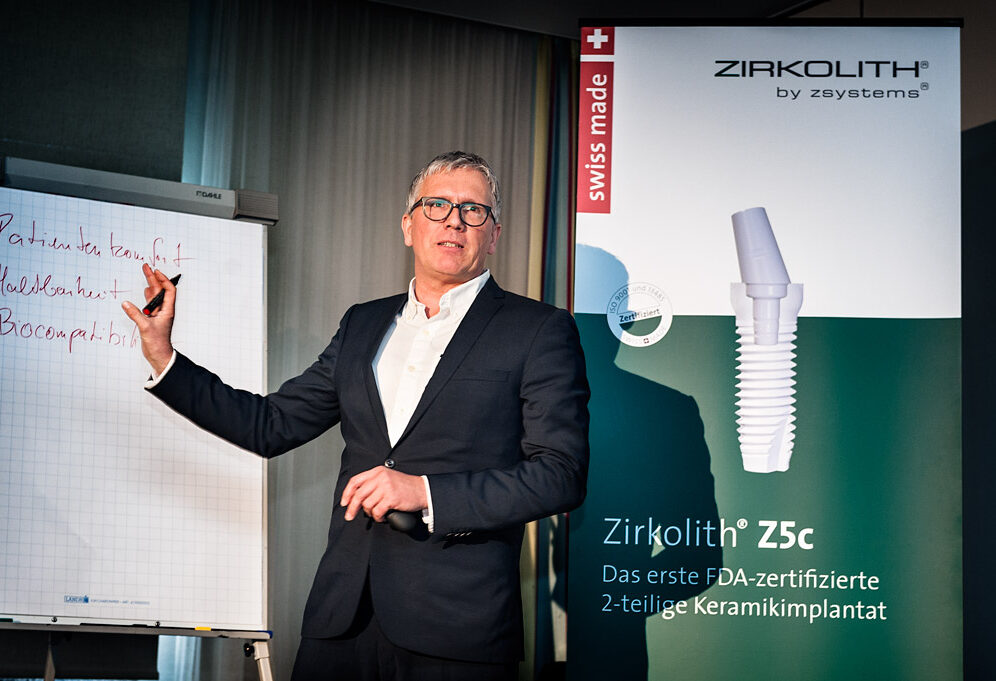 Referent Dr. Ralf Lüttmann - Fortbildung Zirkon Implantate