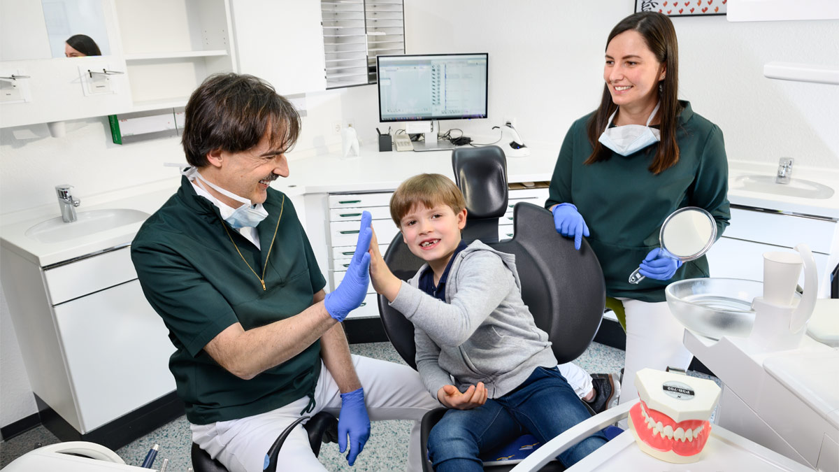 Kinderzahnheilkunde - Zahnarzt und Fachzahnarzt Praxis Guntermann, Olpe. Foto Dietrich Hackenberg