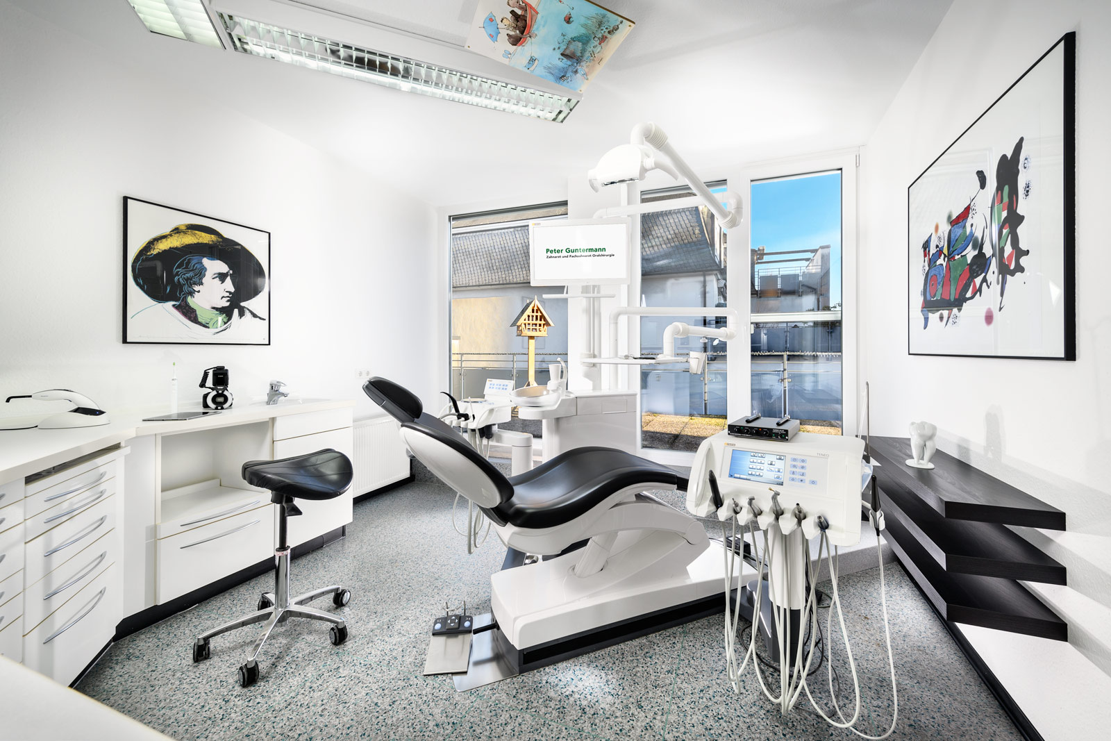 Behandlungszimmer - Zahnarzt und Fachzahnarzt Praxis Guntermann, Olpe. Foto Dietrich Hackenberg