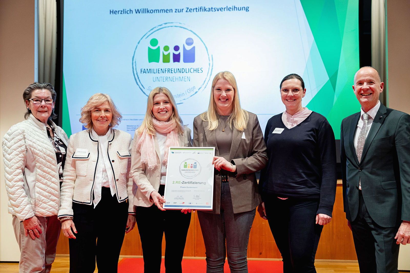 Praxis erneut zertifiziert als Familien freundliches Unternehmen